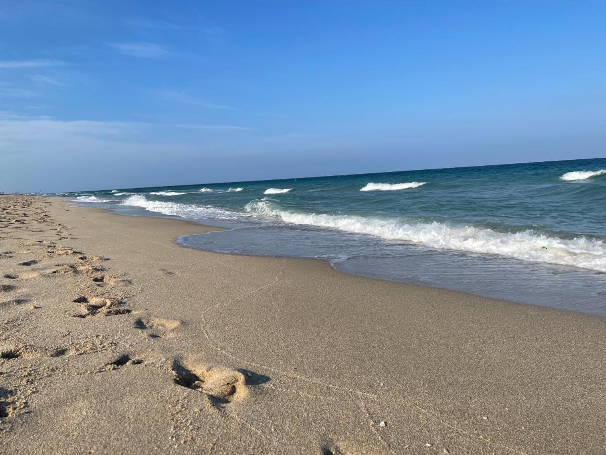 Bts - Lauderdale-by-the-sea *